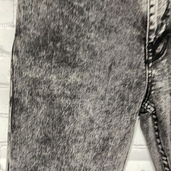 ASOS Black Distressed Acid Washed Jean Waist - Picture 8 of 16